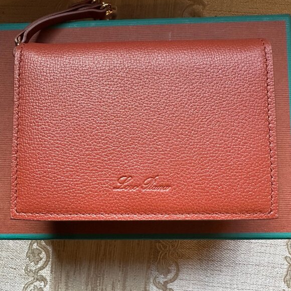 Loro Piana | Women's Extra Bifold Card Holder Grained Calfskin Deep Kummel Colo - Picture 2 of 6